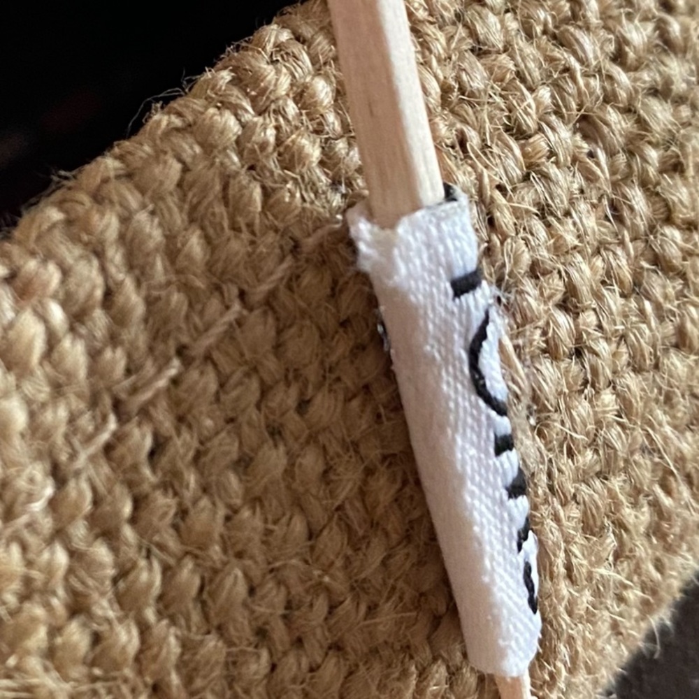 Tom’s Classic Natural Burlap Woman’s Canvas Espadrilles / Size 8 - Picture 11 of 11